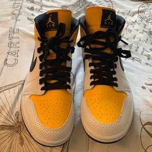 Women’s Air Jordan 1 Mid